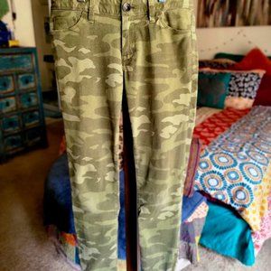 Banana Republic heritage Green Camoflauge Jeans, Size 25